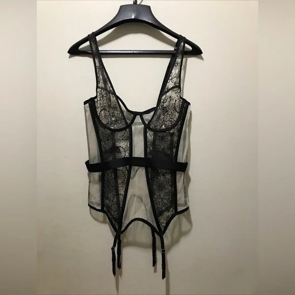 VS Victoria's Secret Lace Merrywidow Garter Corset top M/L - Picture 5 of 10